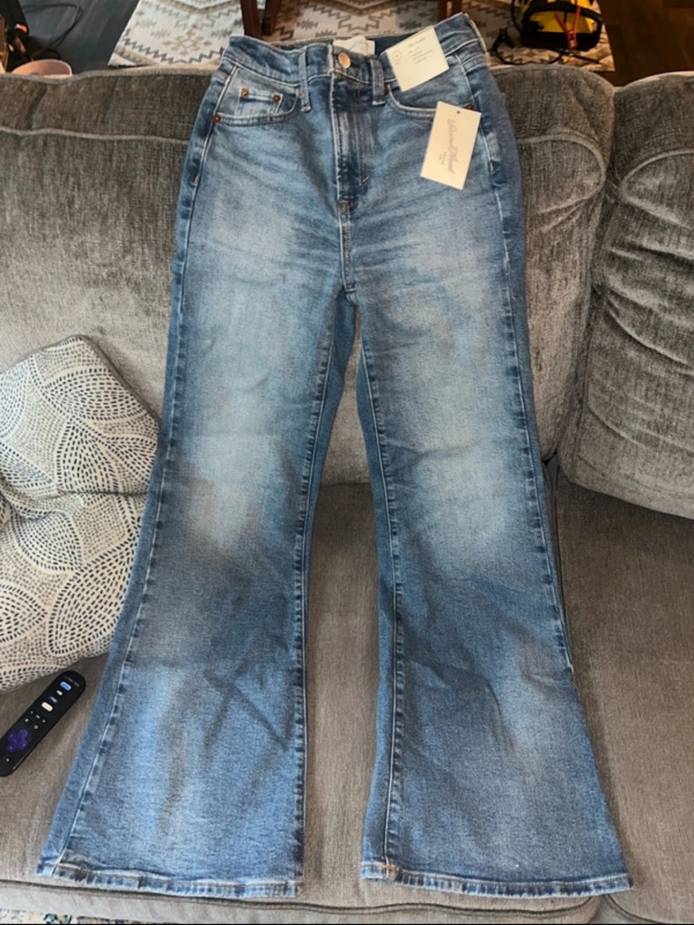 Universal Thread Women's High-Rise Wide Leg Jeans in Light Denim Blue